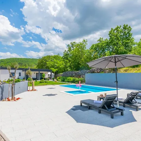3 Bedroom Amazing In Holiday home *