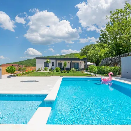 Holiday home 3 Bedroom Amazing In