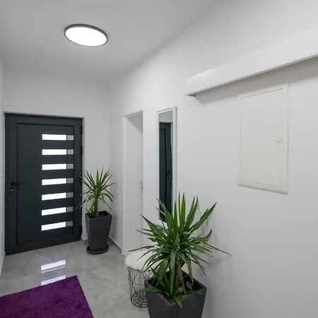 3 Bedroom Amazing In Prázdninový dům
